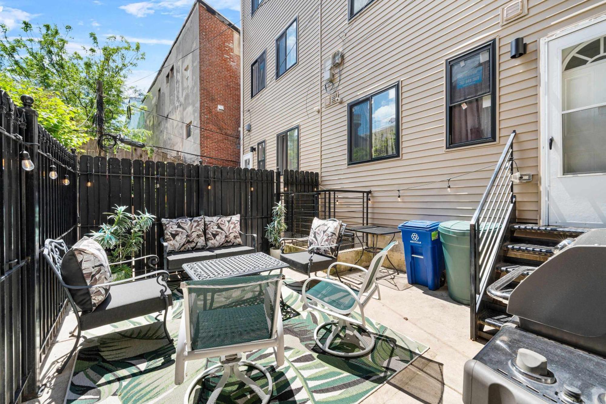 Brand New Dbl Unit Roofdeck Outdoor Patio
